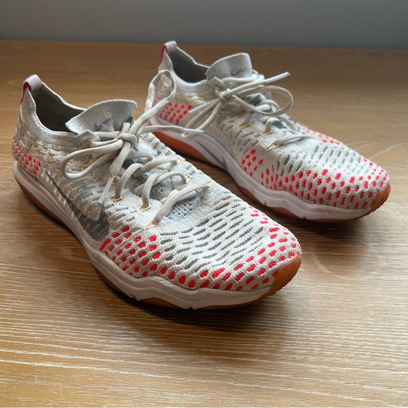 Nike Air Zoom Fearless Flyknit White Racer Pink Woman’s Size 8.5 - Picture 1 of 6